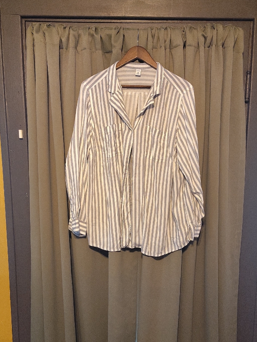 Old Navy Blue & White Striped Button-Down Shirt